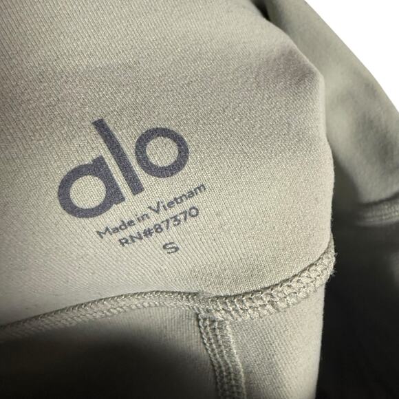 Alo Yoga Airbrush 5” Sage Green High Waist Biker Athletic Workout Shorts S - Picture 8 of 9